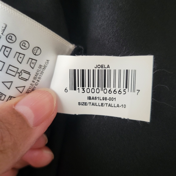 BCBGMAXAZRIA gown with a mini slip Underneath Tiered Ruffle. - Picture 11 of 12